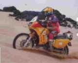 Nicolas sur le Dakar en moto